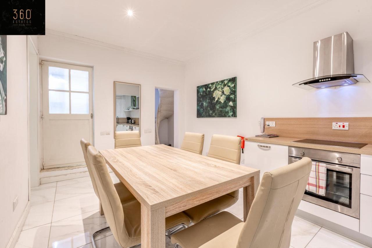 Mesmerising Views For A 2Br Apt In The Capital By 360 Estates Valletta Luaran gambar