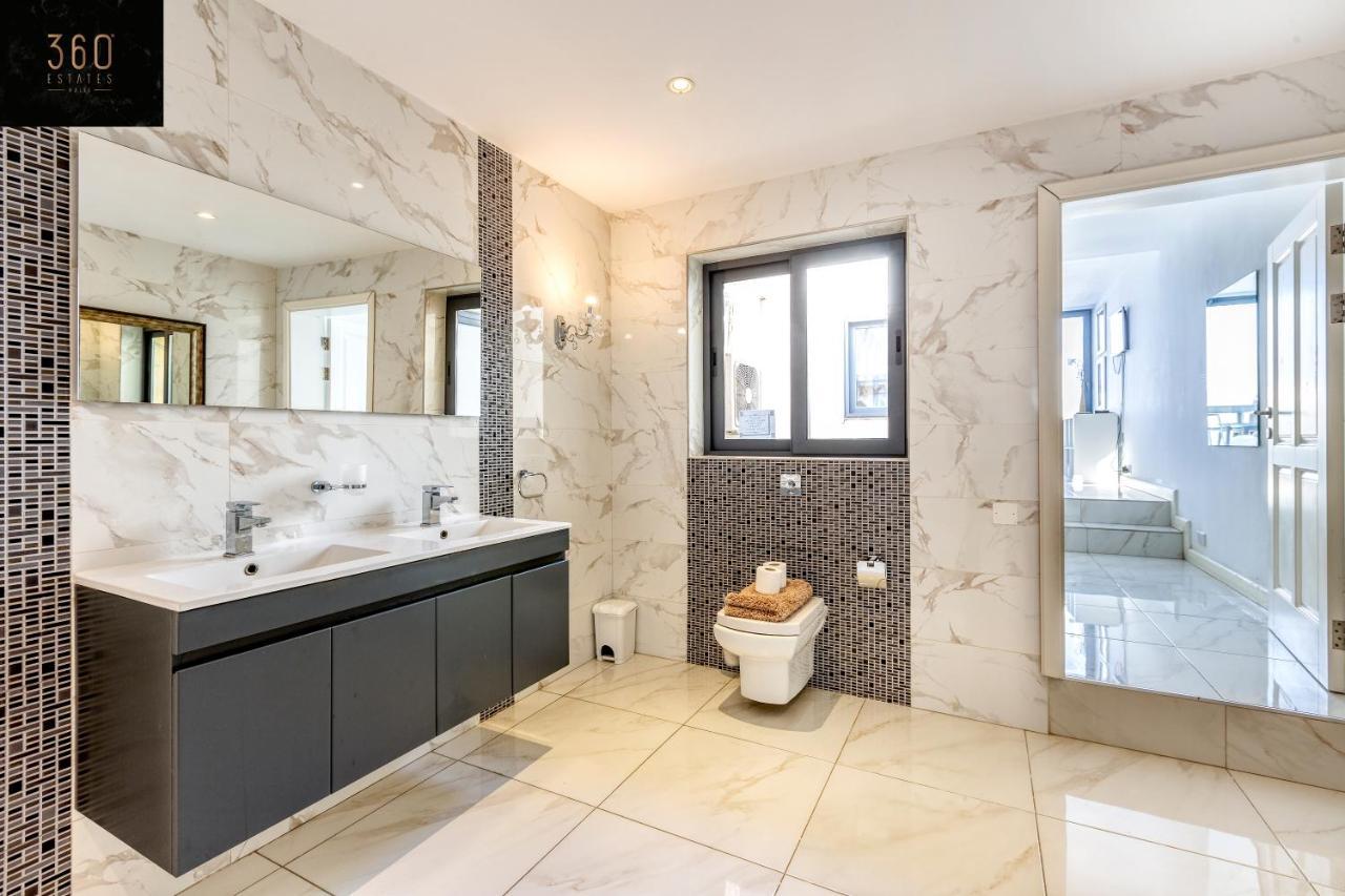 Mesmerising Views For A 2Br Apt In The Capital By 360 Estates Valletta Luaran gambar